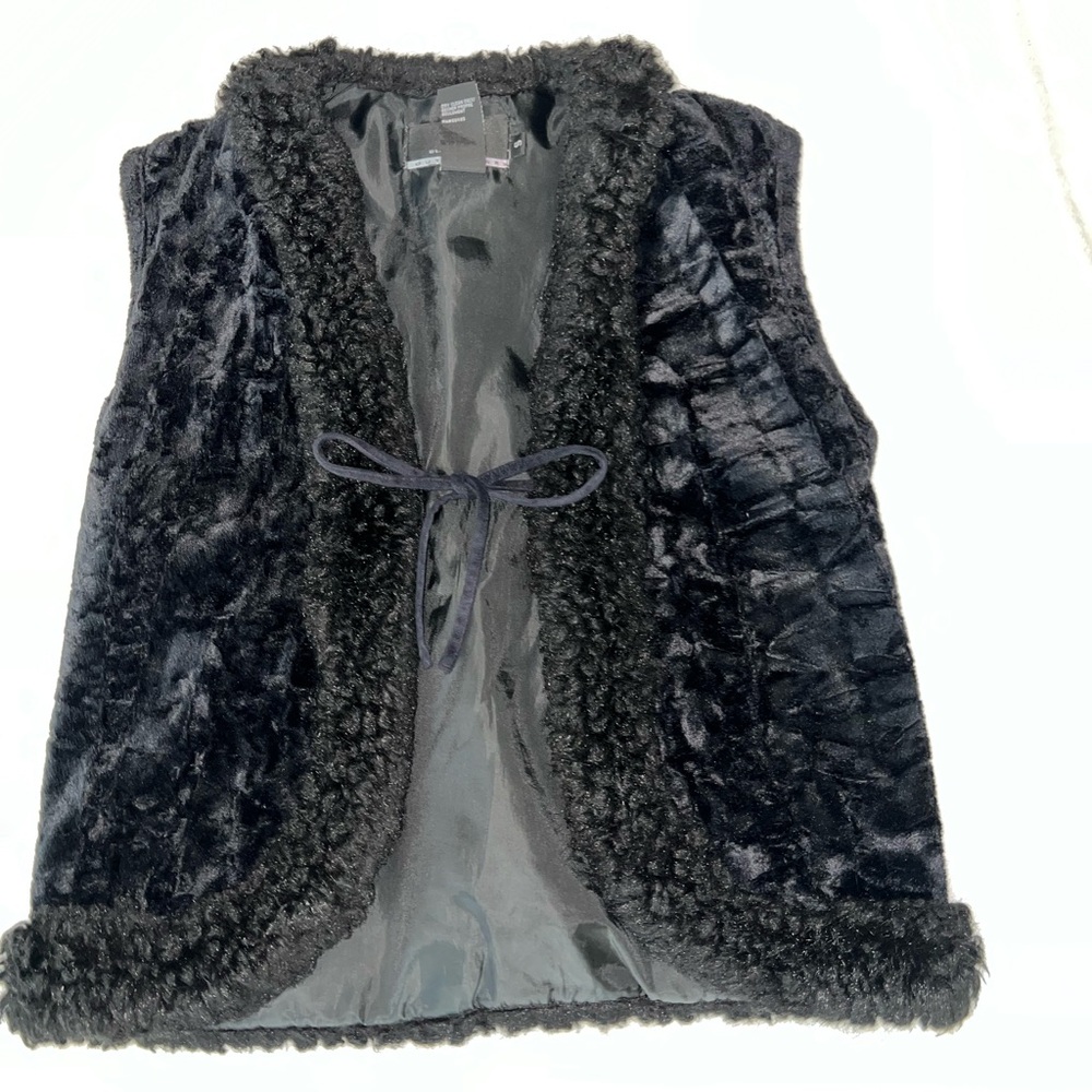 black noir vest size small